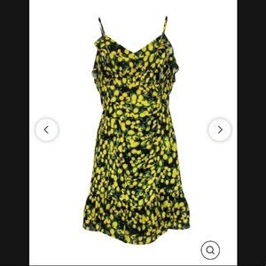 Gorgeous lemon dress!